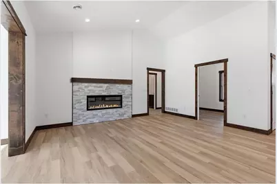 1422 Creekwood Drive, New Richmond, WI 54017 - Photo 12