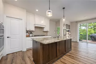 637 Maple Ct, New Richmond, WI 54017 - Photo 10