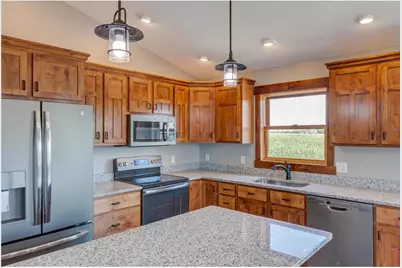 453 Coyote Way, New Richmond, WI 54017 - Photo 6