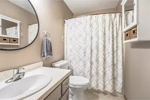 9020 Parkside Dr, Woodbury, MN 55125 - Photo 34