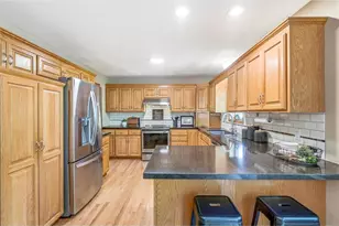 9020 Parkside Dr, Woodbury, MN 55125 - Photo 16