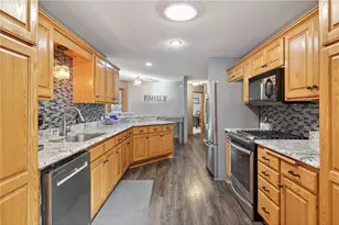 582 Country Oaks Ln, River Falls, WI 54022 - Photo 10