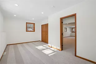 5301 Oakwood Dr, Saint Paul, MN 55110 - Photo 38