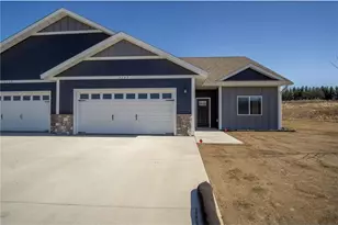 3357 Iris Dr, Eau Claire, WI 54703 - Photo 2