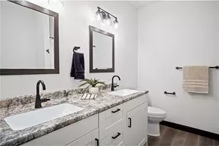 3355 Iris Dr, Eau Claire, WI 54703 - Photo 12