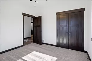 3355 Iris Dr, Eau Claire, WI 54703 - Photo 8