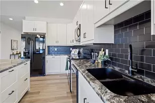 3355 Iris Dr, Eau Claire, WI 54703 - Photo 18