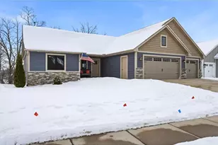265 Vista Cir, River Falls, WI 54022 - Photo 4