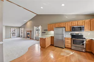 915 Lucille Ct, River Falls, WI 54022 - Photo 6