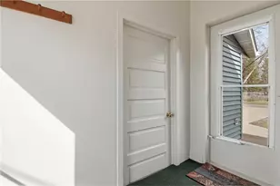 117 16th St, Menomonie, WI 54751 - Photo 6