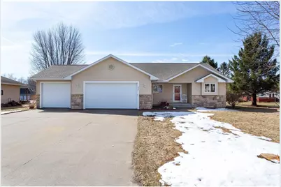 634 Jefferson Street, River Falls, WI 54022 - Photo 1