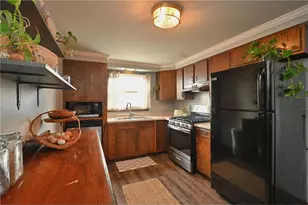 W7410 State Road 65, Beldenville, WI 54003 - Photo 10