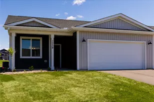 1338 Rose St, New Richmond, WI 54017 - Photo 2