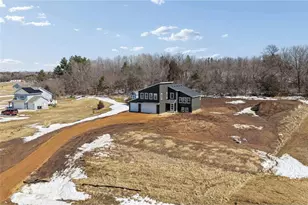 739 Magoo Rd, Hudson, WI 54016 - Photo 2