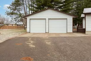 2615 Schabacker Ct, Menomonie, WI 54751 - Photo 6