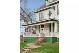 209 Orange St, Hudson, WI 54016 - Photo 4