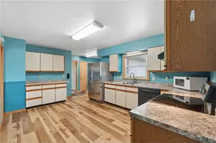 706 Summit St, Osceola, WI 54020 - Photo 10