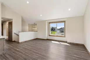 521 Summit Cir, Baldwin, WI 54002 - Photo 10