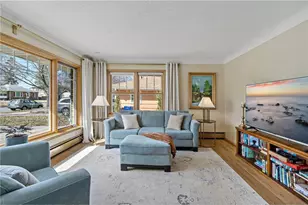 993 Hyacinth Ave, Saint Paul, MN 55106 - Photo 10