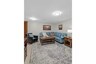 993 Hyacinth Ave, Saint Paul, MN 55106 - Photo 34