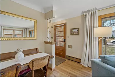 993 Hyacinth Avenue, Saint Paul, MN 55106 - Photo 8