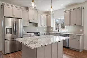 1060 Legend Ln, River Falls, WI 54022 - Photo 2