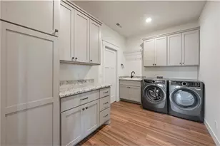 1060 Legend Ln, River Falls, WI 54022 - Photo 8