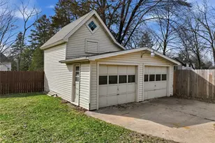 921 11th St, Menomonie, WI 54751 - Photo 4