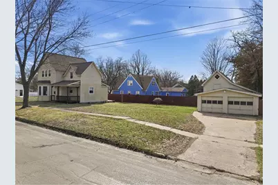 921 11th Street, Menomonie, WI 54751 - Photo 2