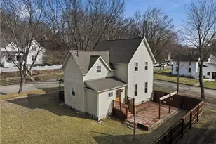 921 11th St, Menomonie, WI 54751 - Photo 4