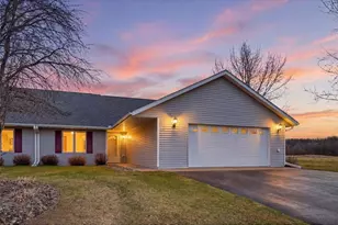 320 Willink Dr, Baldwin, WI 54002 - Photo 2