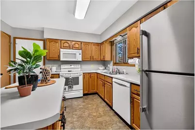 4437 Old Wells Road, Eau Claire, WI 54703 - Photo 10