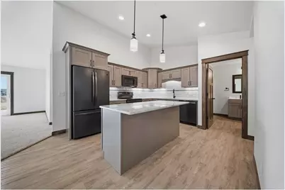 4911 Field Crest Lane, Eau Claire, WI 54701 - Photo 4