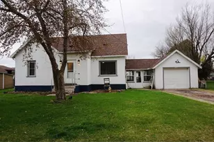 1306 Tiffany St, Boyceville, WI 54725 - Photo 2