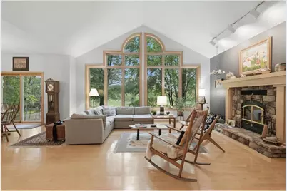 481 Sleepy Hollow Drive, Kinnickinnic Township, WI 54023 - Photo 8