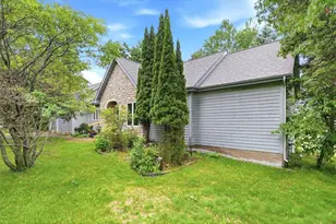 481 Sleepy Hollow Dr, Kinnickinnic Township, WI 54023 - Photo 4