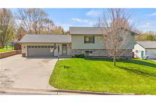 1140 Eulaine Cir, Hammond, WI 54015 - Photo 4
