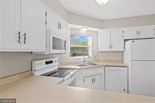 1421 Granada Trail, Oakdale, MN 55128 - Photo 10