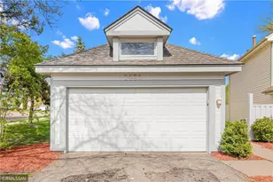 1421 Granada Trail, Oakdale, MN 55128 - Photo 32