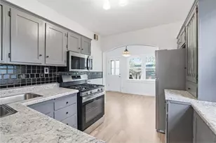215 Penn Ave, Minneapolis, MN 55405 - Photo 10