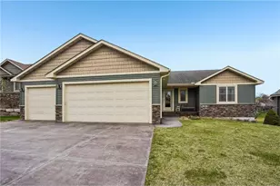 298 Steelhead Dr, River Falls, WI 54022 - Photo 2
