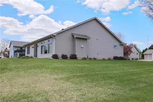 298 Kusilek St, River Falls, WI 54022 - Photo 4
