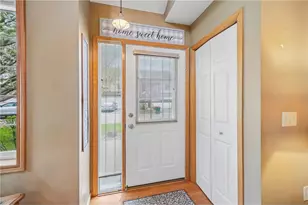 2357 Oakridge Cir, Hudson, WI 54016 - Photo 8