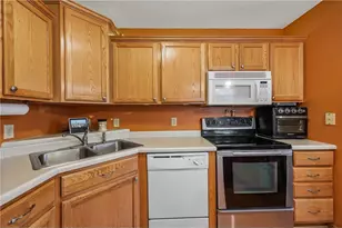 2357 Oakridge Cir, Hudson, WI 54016 - Photo 18