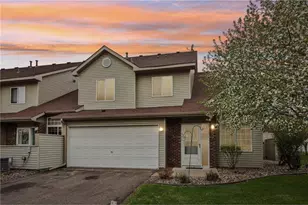 2357 Oakridge Cir, Hudson, WI 54016 - Photo 2