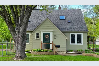 527 Division Street, River Falls, WI 54022 - Photo 2