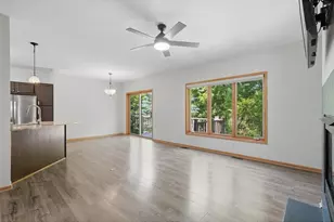 13 Cliff Ridge Ct, Hudson, WI 54016 - Photo 10
