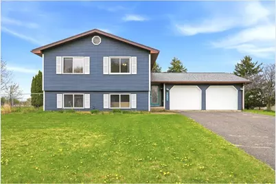 1441 Hallewood Boulevard, New Richmond, WI 54017 - Photo 2