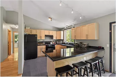 4008 Pennsylvania Avenue, Eagan, MN 55123 - Photo 8