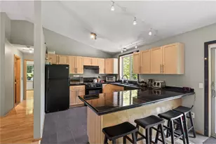 4008 Pennsylvania Ave, Eagan, MN 55123 - Photo 8